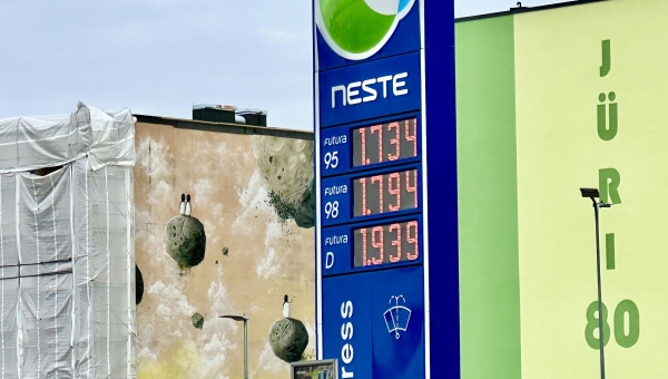 Eile hommikupoolikul vaatasid vastu sellised liitrihinnad. FOTO: Kalev Annom